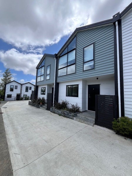 2/110 Kervil Avenue, Te Atatū Peninsula, Auckland - Carousel 1