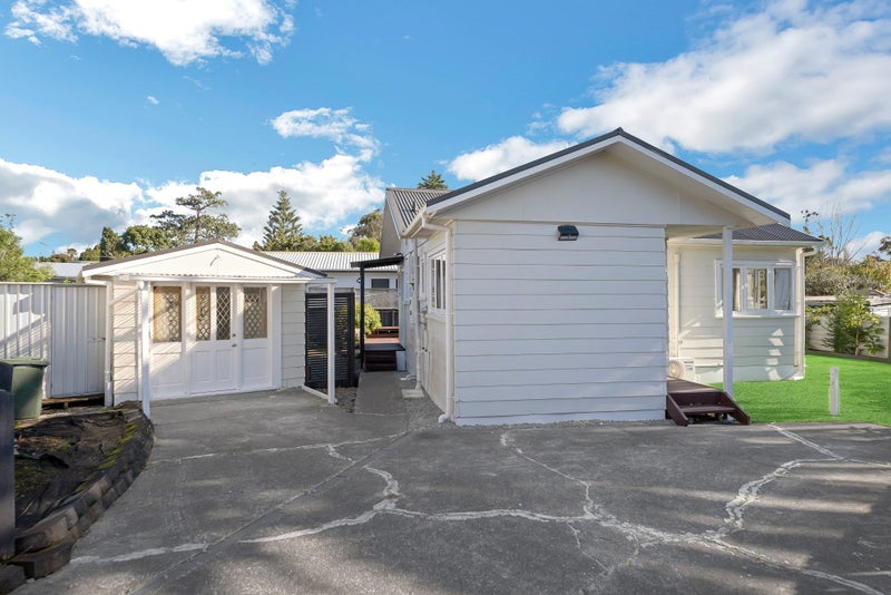 11B Inver Street, Glen Eden, Auckland - Carousel 1