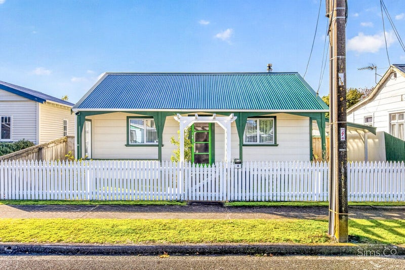 8 Lowther Street, Whanganui, Whanganui - Carousel 2
