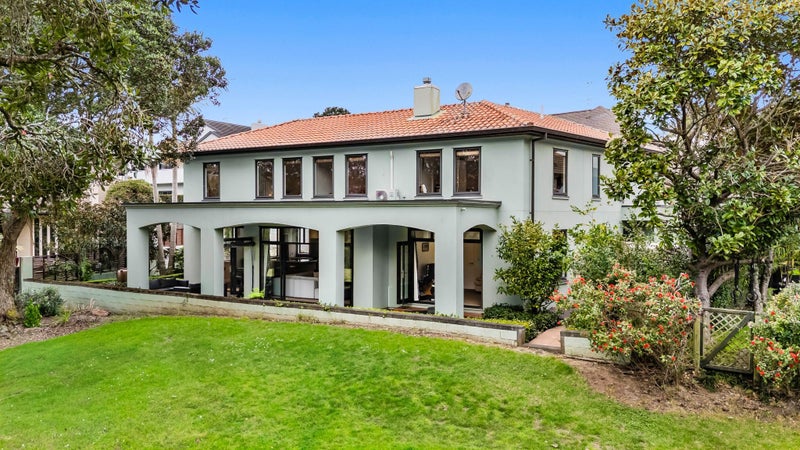 16 Allen Johnston Place, Saint Johns, Auckland - Carousel 1