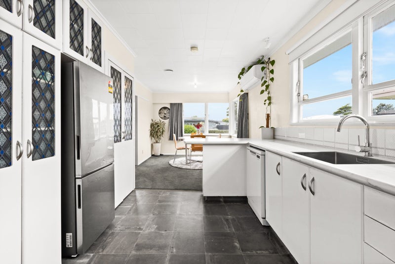 13 Norwich Crescent, Tamatea, Napier - Carousel 1