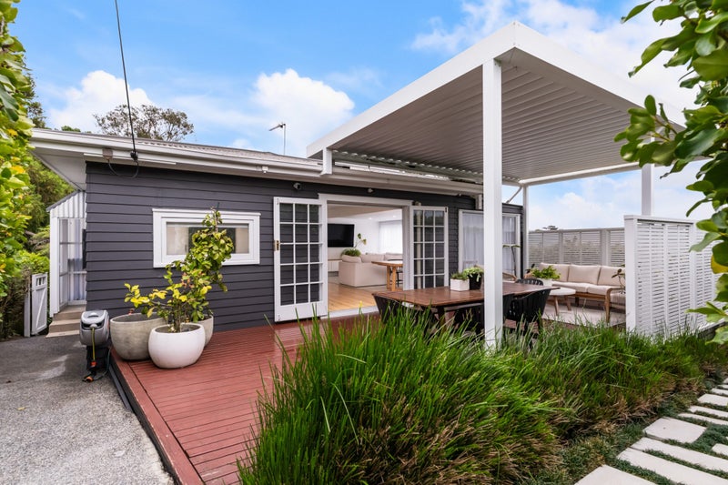 42 Tiri Tiri Road, Birkdale, Auckland - Carousel 1