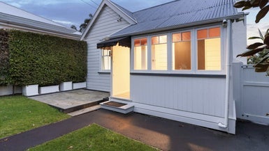 18 Sentinel Road, Herne Bay, Auckland - Carousel 1