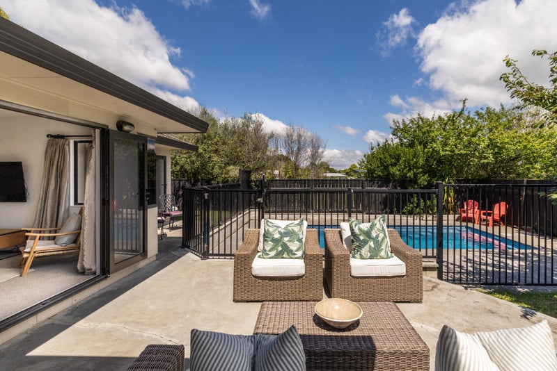 17 Washington Place, Havelock North, Havelock North - Carousel 17