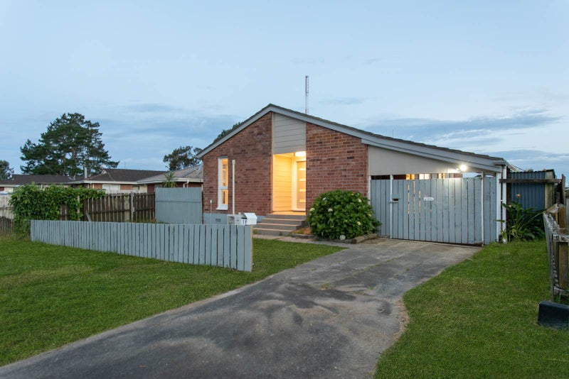 19 Kopi Place, Massey, Auckland - Carousel 1