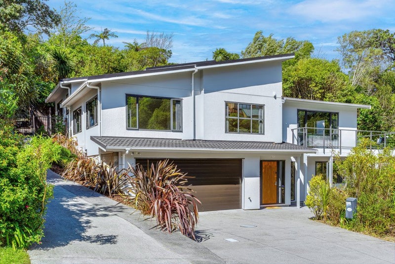 3 Atahu Grove, Tirohanga, Lower Hutt - Carousel 1