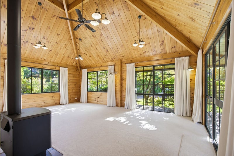 38 Gemini Place, Kawaha Point, Rotorua, Bay Of Plenty - Carousel 2