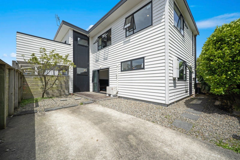 7 Phillip Street, Johnsonville, Wellington - Carousel 1