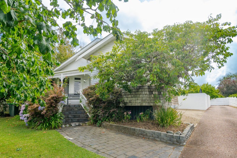 34 Te Atatu Road, Te Atatu South, Auckland - Carousel 1
