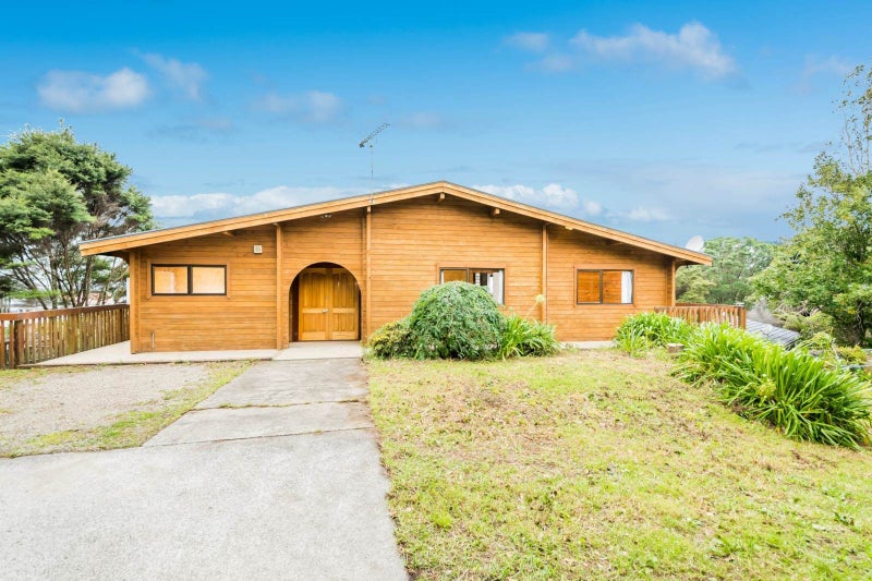 627 East Coast Road, Browns Bay, Auckland - Carousel 1