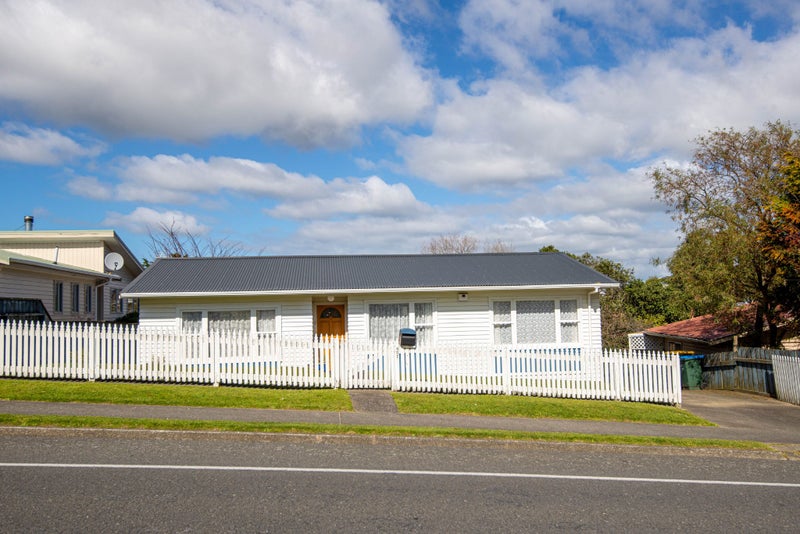 457 Warspite Avenue, Ascot Park, Porirua - Carousel 2