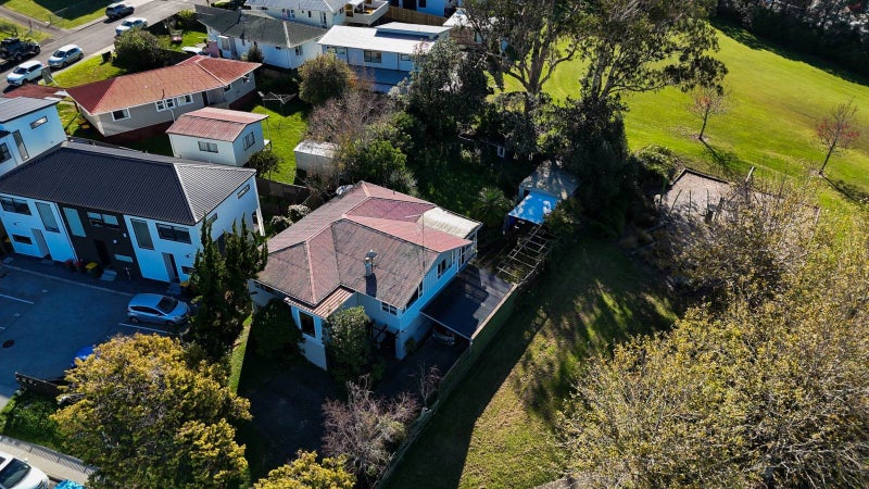 13 Locket Road, Glenfield, Auckland - Carousel 2