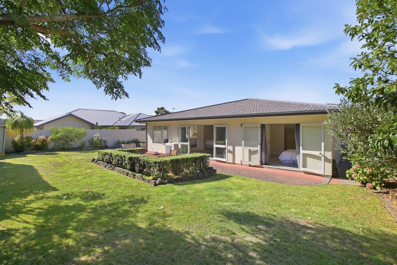 5 Kawaroa Close, New Plymouth, New Plymouth - Carousel 1