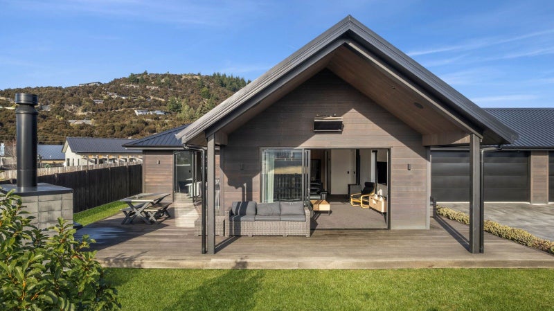 8 Toru Street, Wanaka, Wanaka, Otago - Carousel 1