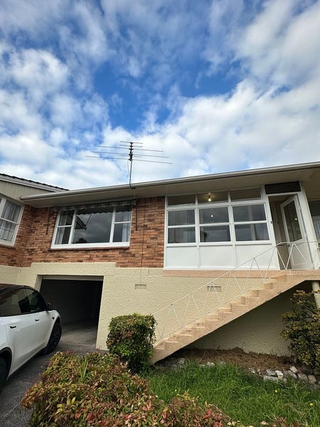 2/3 Grange Road, Mount Eden, Auckland - Carousel 1