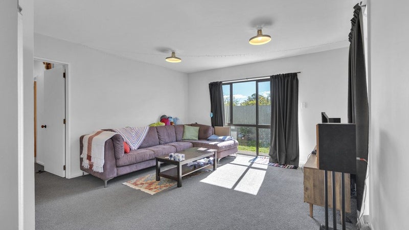21 Ballantyne Avenue, Upper Riccarton, Christchurch - Carousel 2