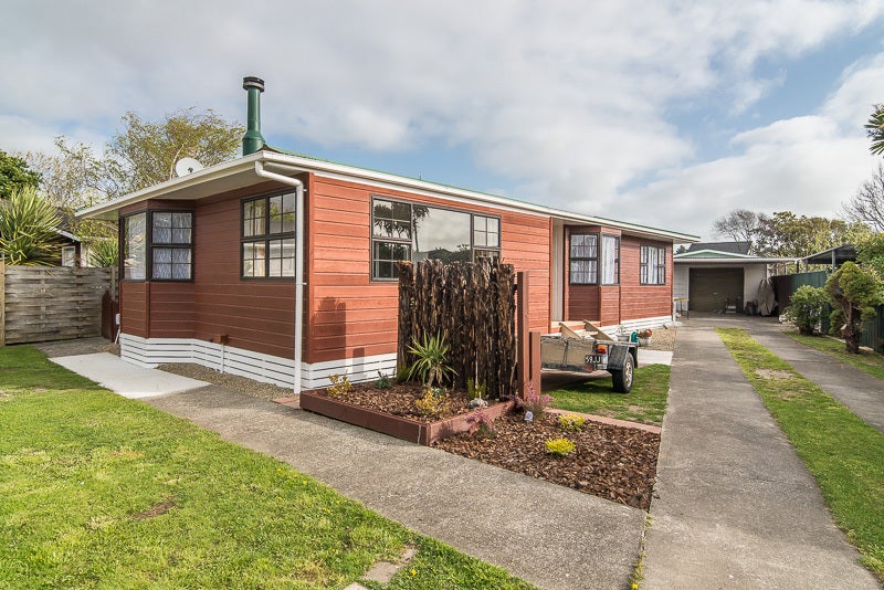12 Wedgewood Grove, Raumati Beach, Paraparaumu - Carousel 1