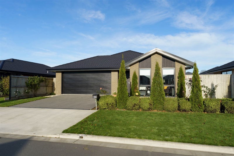 34 Minerva Crescent, Woodend, Woodend - Carousel 1
