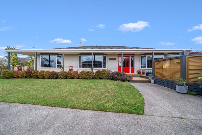 33 Heta Road, Highlands Park, New Plymouth - Carousel 1