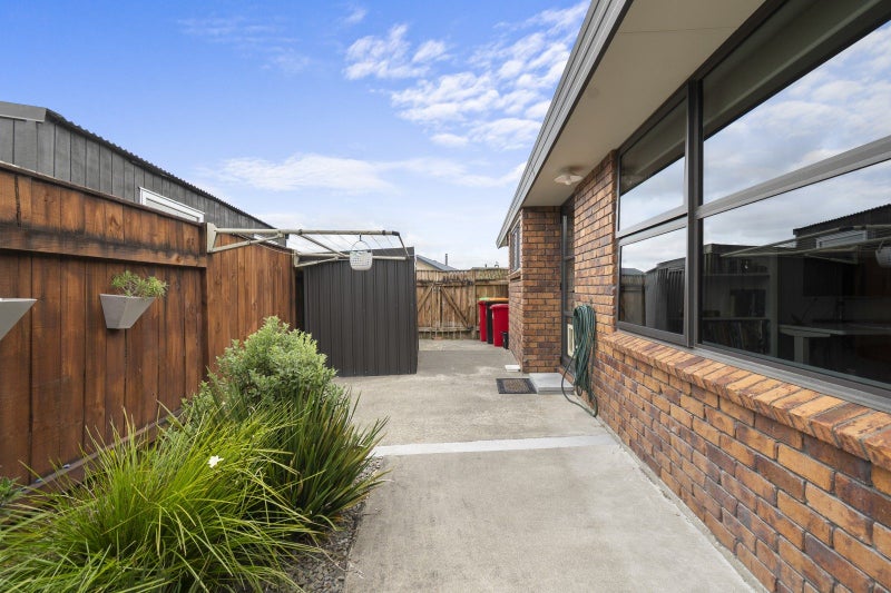 11 Geneva Terrace, Kelvin Grove, Palmerston North - Carousel 24