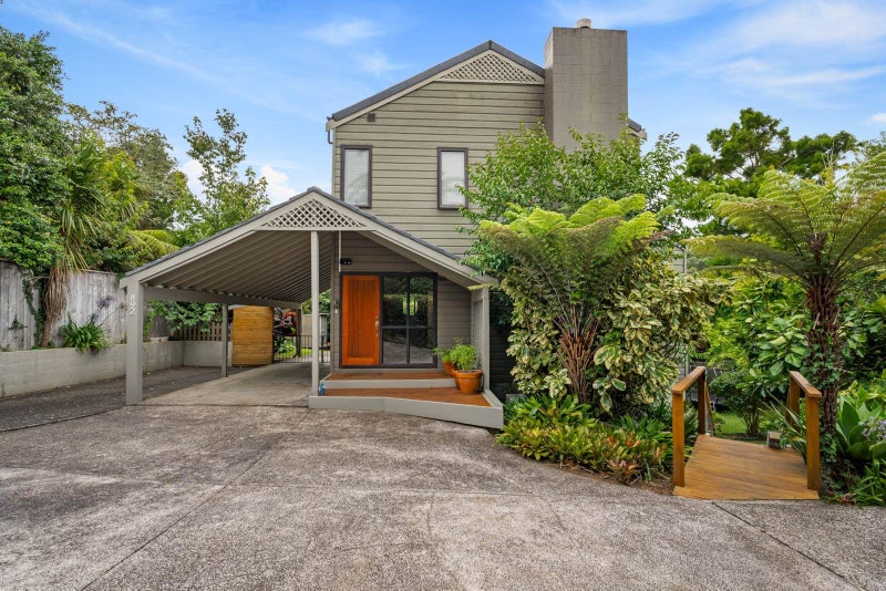 892 Beach Road, Waiake, Auckland - Carousel 1