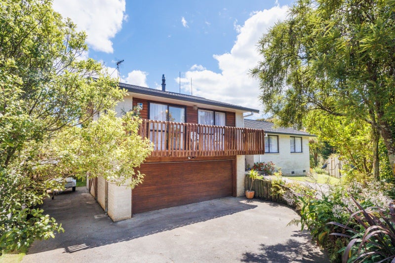 9 Hillgrove Place, Fitzherbert, Palmerston North - Carousel 25