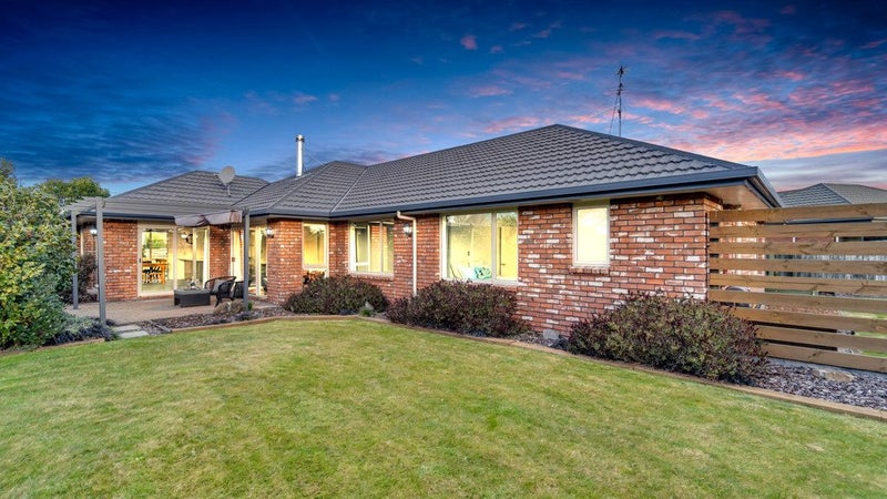 4 Paget Drive, Woodend, Woodend - Carousel 1