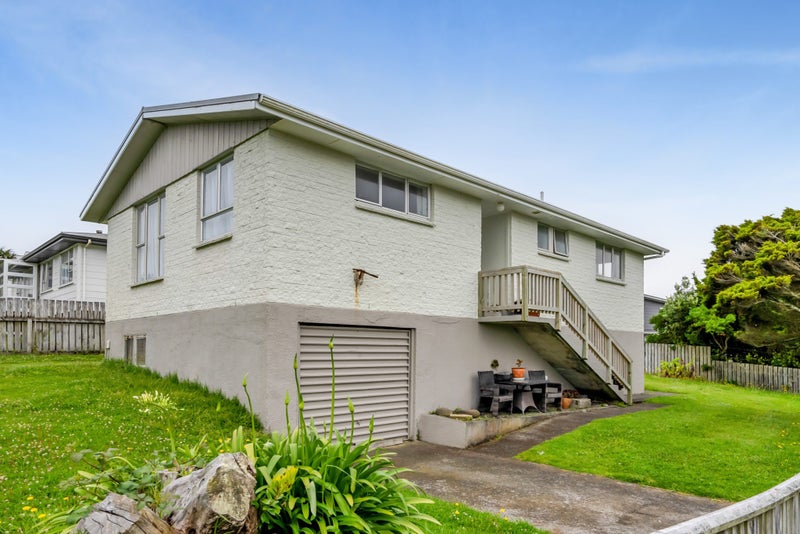 19 Rangitake Drive, Spotswood, New Plymouth - Carousel 1