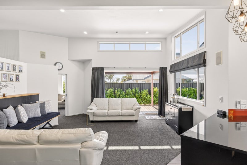 15 Pohutukawa Grove, Lytton West, Gisborne - Carousel 2