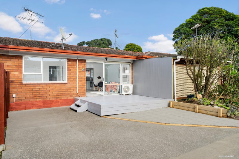 124C Barrack Road, Mount Wellington, Auckland - Carousel 1