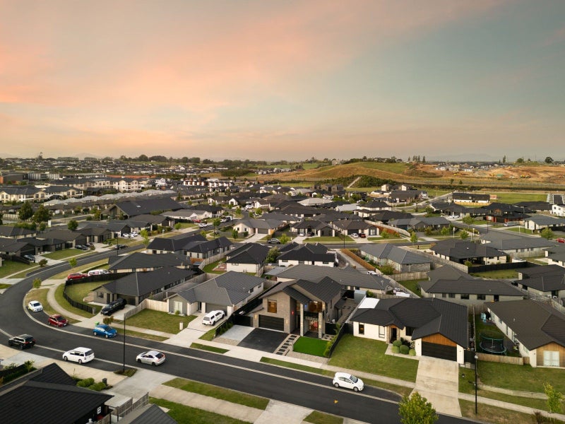 27 Keerangi Place, Rototuna North, Hamilton - Carousel 2