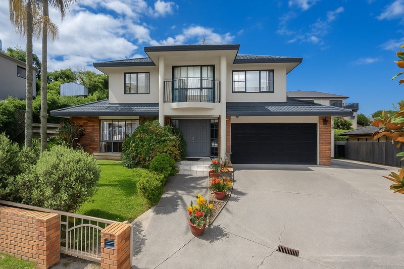 25 Langana Avenue, Browns Bay, Auckland - Carousel 1