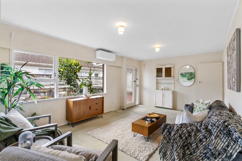 2/12 Keldale Place, Forrest Hill, Auckland - Carousel 2