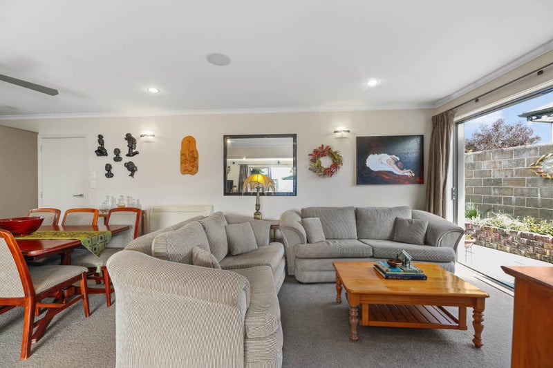 2 Brooklyn Drive, Redwoodtown, Blenheim - Carousel 1