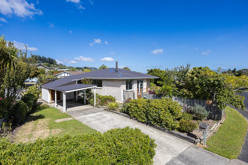 22 Kinmont Crescent, Kinmont Park, Mosgiel - Carousel 1