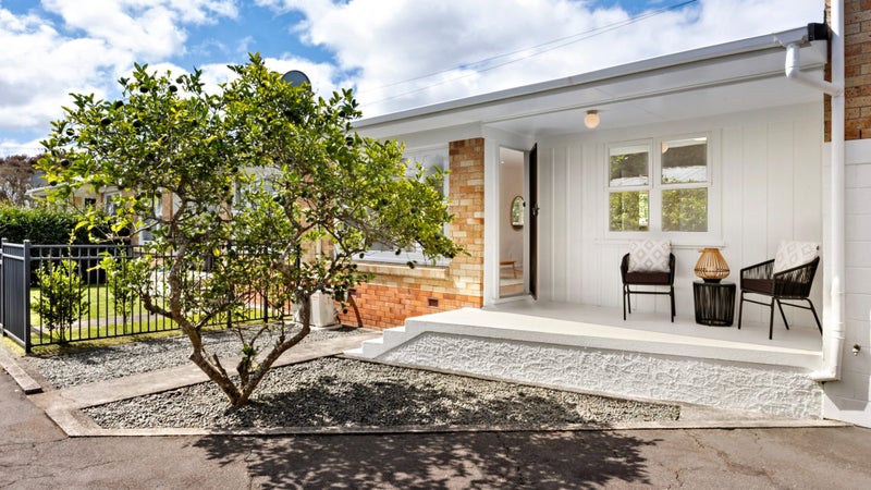 3/52 St Michaels Avenue, Point Chevalier, Auckland - Carousel 1