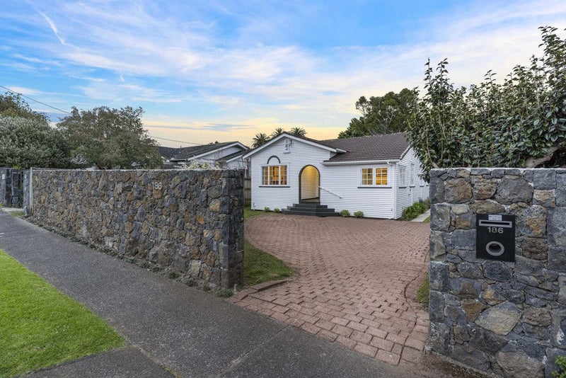 186 Campbell Road, Greenlane, Auckland - Carousel 1