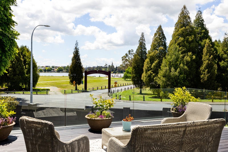 163 Lake Crescent, Hamilton Lake, Hamilton - Carousel 2