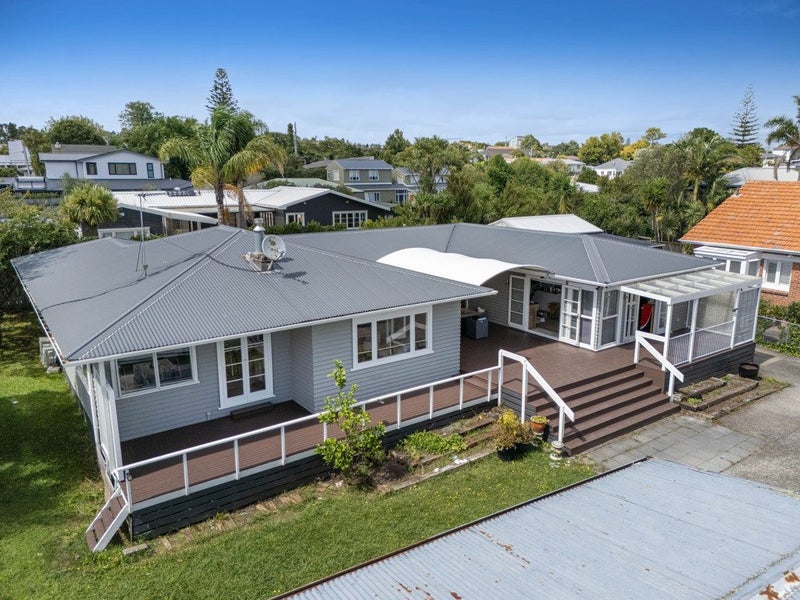133 Beach Haven Road, Beach Haven, Auckland - Carousel 1
