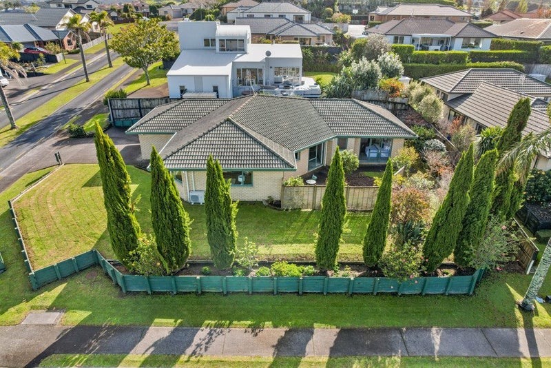 24 Tauranga Place, Orewa, Orewa - Carousel 1