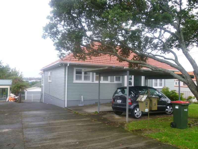 2 Court Crescent, Panmure, Auckland - Carousel 2