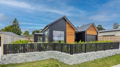 23 Anehana Place, Stanmore Bay, Whangaparāoa - Carousel 1