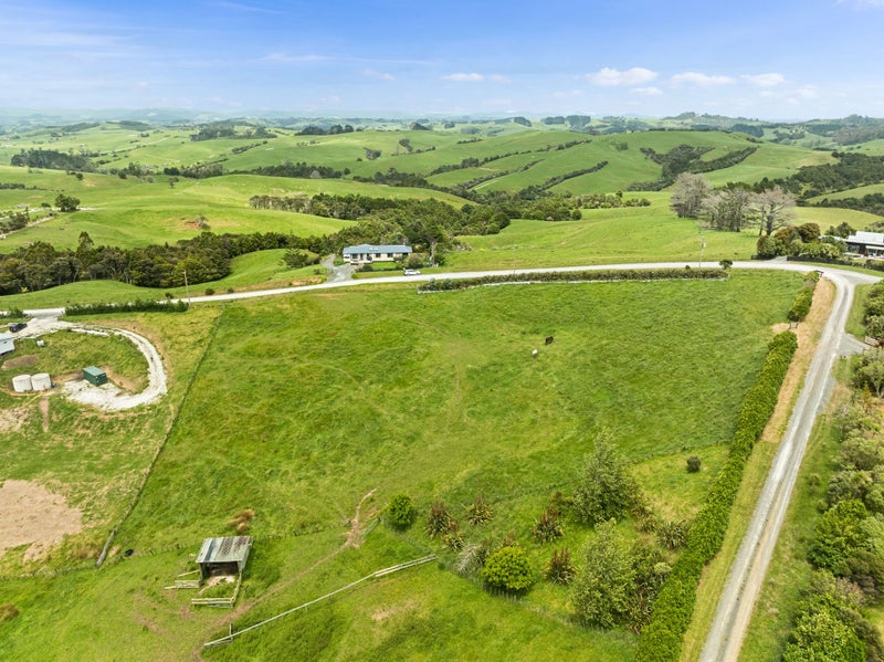 260C Staniforth Road, Kaiwaka - Carousel 11