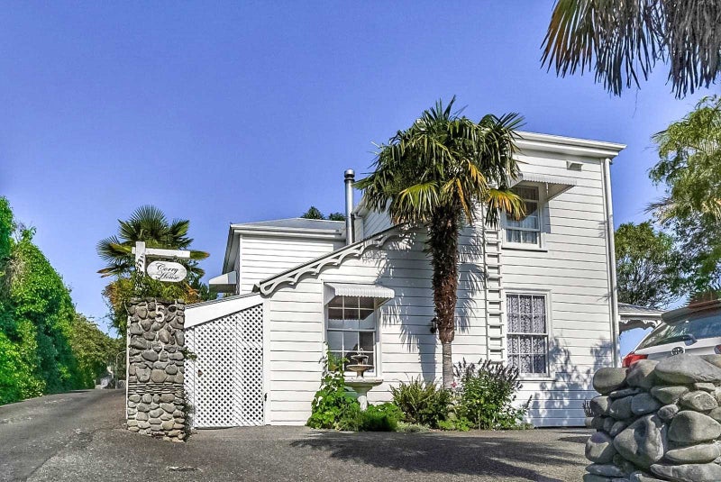 5 Corry Avenue, Bluff Hill, Napier - Carousel 1