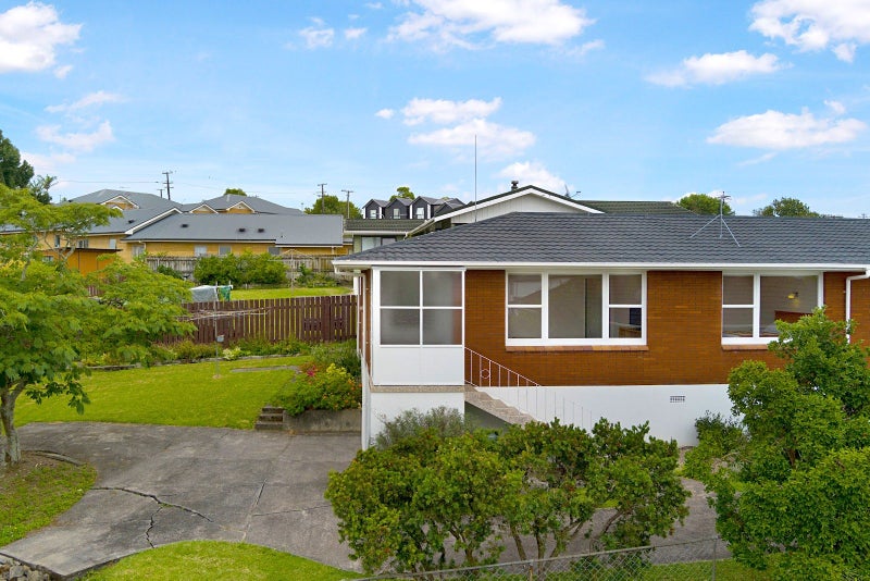 2/7 Windermere Crescent, Blockhouse Bay, Auckland - Carousel 2