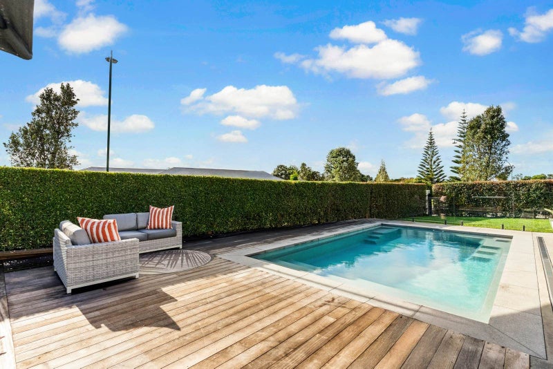 1 Mahoe Glade, Patumahoe, Pukekohe - Carousel 2