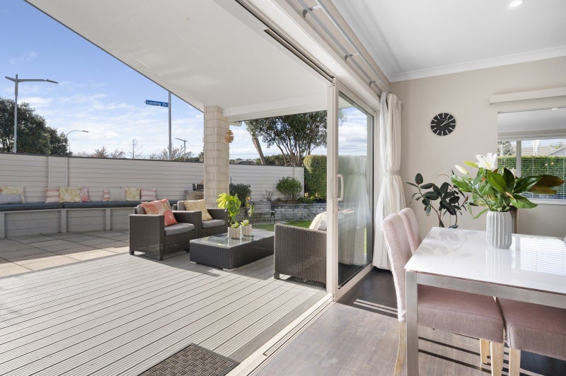 1 Landing Drive, Pyes Pa, Tauranga - Carousel 1