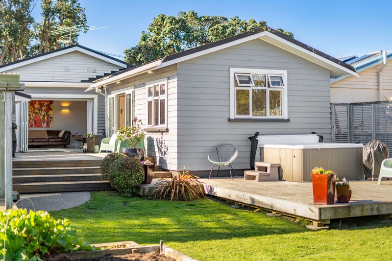 18 Bracken Street, Petone, Lower Hutt - Carousel 2