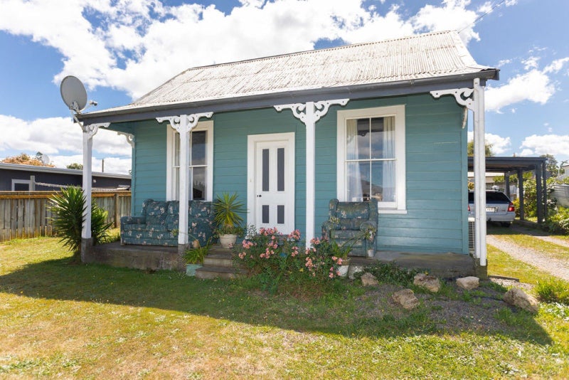 18 Mccallum Street, Dannevirke - Carousel 2