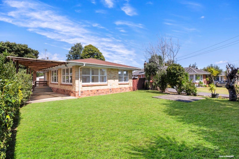 25 Myers Road, Manurewa East, Auckland - Carousel 1